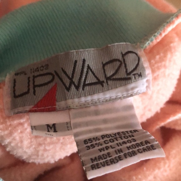 Beautiful soft, comfortable shirt, nice detail - Picture 5 of 5